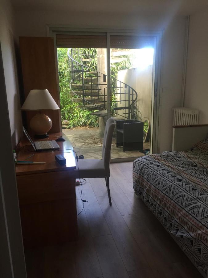 Maison Hautes Bruyeres Cachan Esterno foto